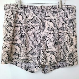 Banana Republic Black & White Leaf Print Dress Shorts 10